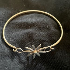 Sterling silver daisy bangle